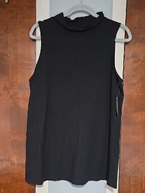 NWT SIZE 3 Torrid Black Mock Neck Top